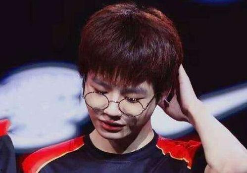 刘青松女友爆料事件视频,真相与争议交织的幕后揭秘 第2张 刘青松女友爆料事件视频,真相与争议交织的幕后揭秘 第2张